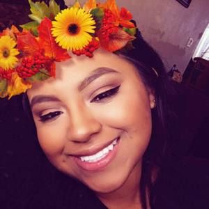 Meet your Posher, Antonia